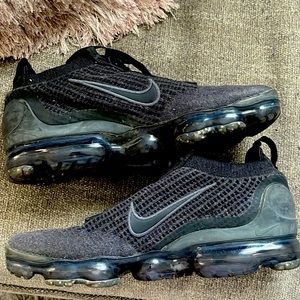 All Black Vapor Max Men Size 8.5 Women 10